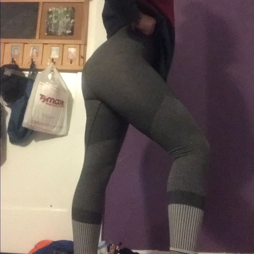 Gap multi-pattern athletic leggings